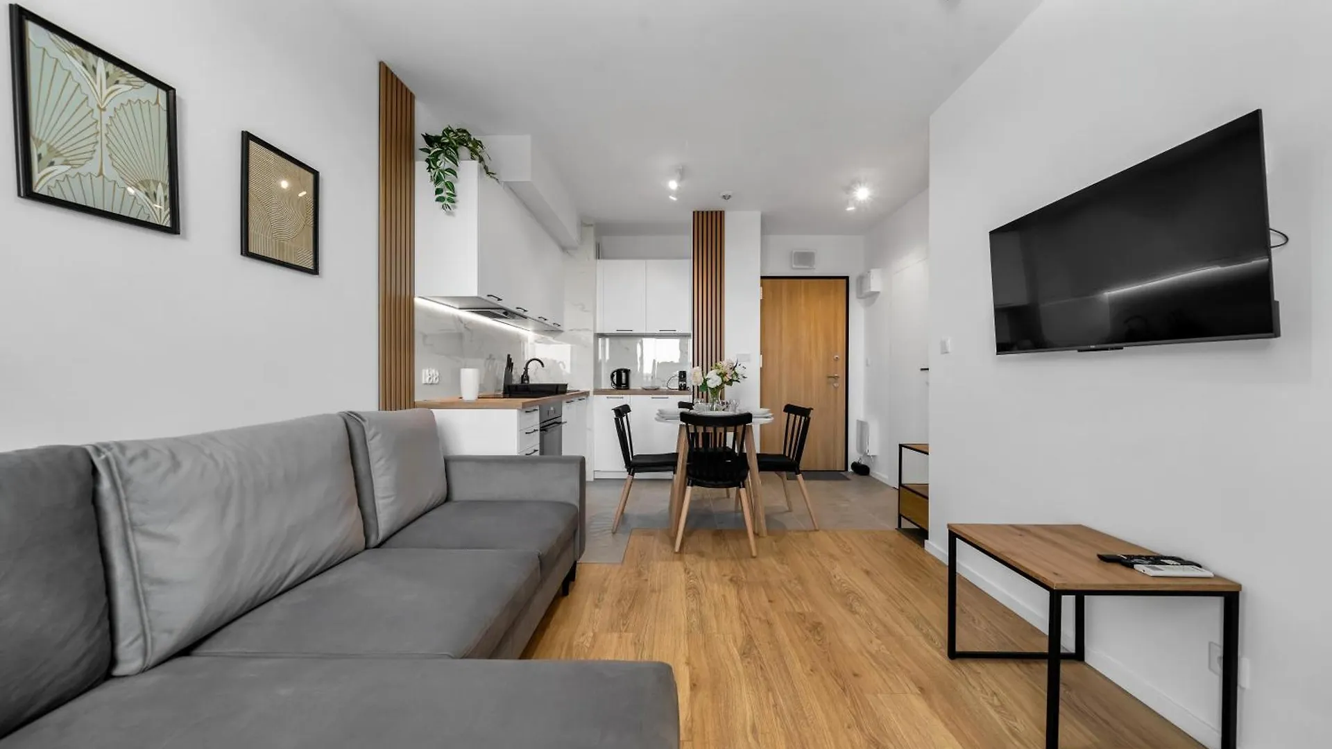 Apartment 7Th Floor Warsaw Wlochy Apt - Balcony, Workspace - By Rentujemy
