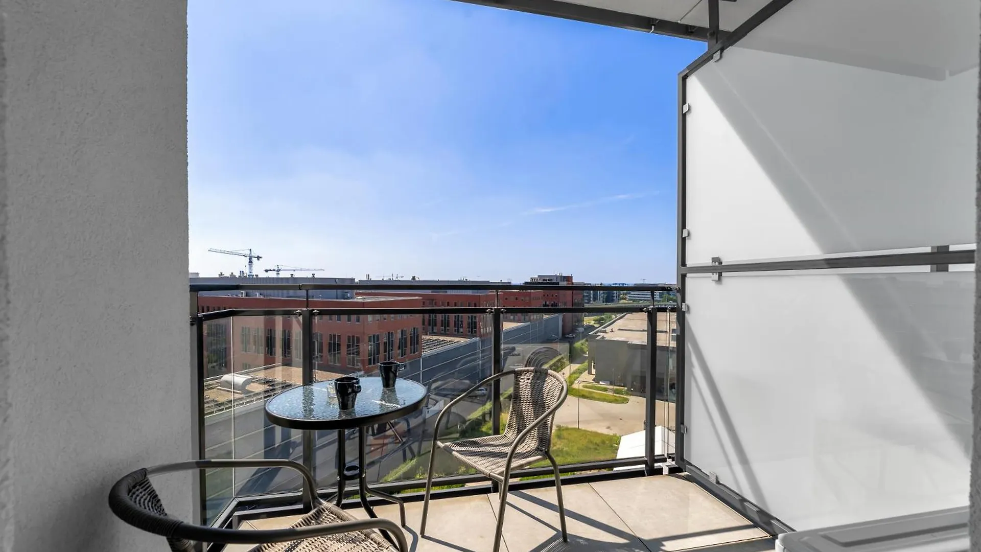 7Th Floor Warsaw Wlochy Apt - Balcony, Workspace - By Rentujemy
